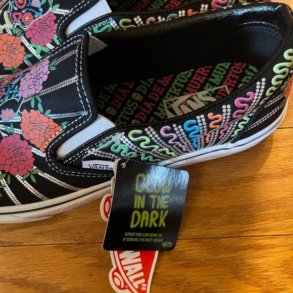 Vans Classic Slip On Dia De Los Muertos "Glow in the Dark" Shoes Men's Size 9.5 - Picture 4 of 6